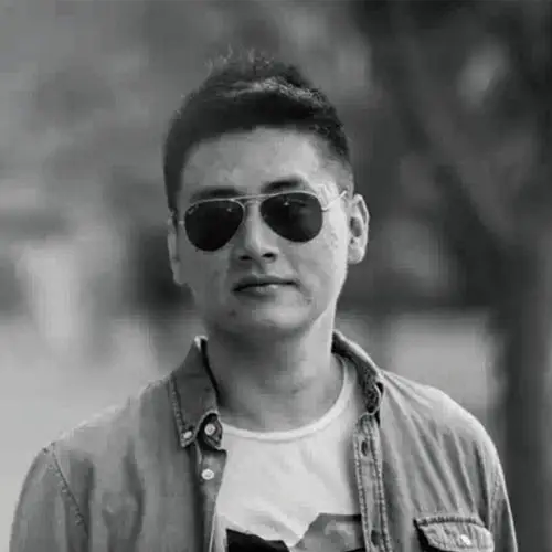 导演：吴博丹